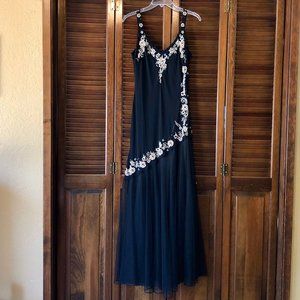 R&M Richards Black Mesh Chiffon Long Beaded Embellished Embroidered Floral Dress